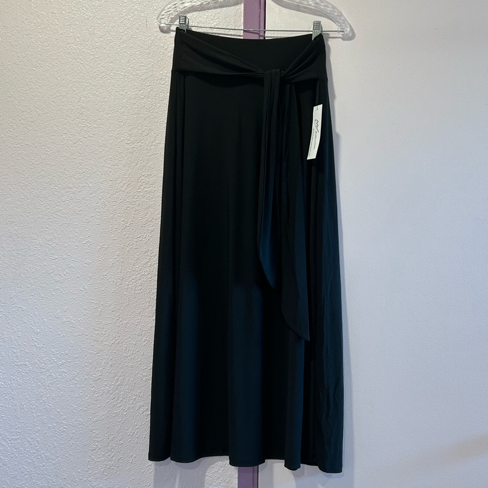 Elegant Black Women's Maxi Skirt NY Collection size Medium